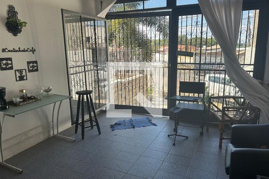 Sala de casa à venda com 3 quartos, 180m² em Vila Georgina, Campinas