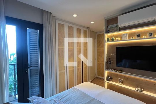 Suite de apartamento à venda com 2 quartos, 60m² em Vila Madalena, São Paulo