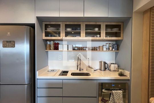 Cozinha de apartamento à venda com 2 quartos, 60m² em Vila Madalena, São Paulo
