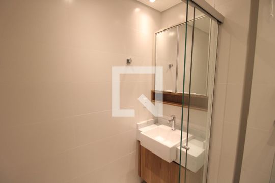 Banheiro  de kitnet/studio para alugar com 1 quarto, 22m² em Vila Ester (zona Norte), São Paulo