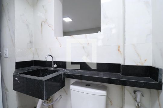 Detalhe do banheiro de kitnet/studio à venda com 1 quarto, 37m² em Vila Romana, São Paulo