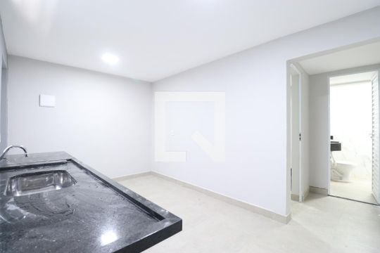 Sala/Cozinha de kitnet/studio à venda com 1 quarto, 37m² em Vila Romana, São Paulo