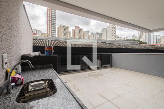 Sacada  de apartamento para alugar com 2 quartos, 74m² em Aclimação, São Paulo