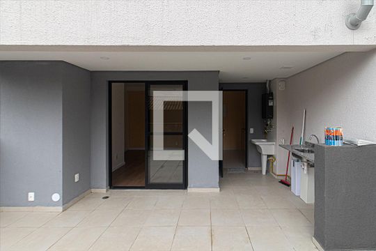 Sacada  de apartamento para alugar com 2 quartos, 74m² em Aclimação, São Paulo