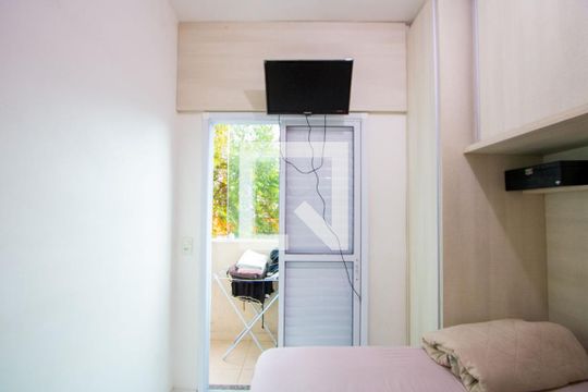 Quarto 1 de apartamento para alugar com 2 quartos, 44m² em Jardim Ocara, Santo André
