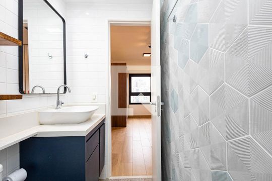 Banheiro de kitnet/studio para alugar com 1 quarto, 24m² em Consolação, São Paulo