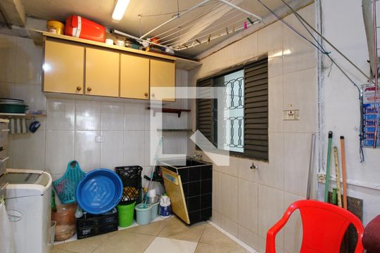 Área de Serviço de casa para alugar com 2 quartos, 210m² em Jardim Brasil (zona Norte), São Paulo
