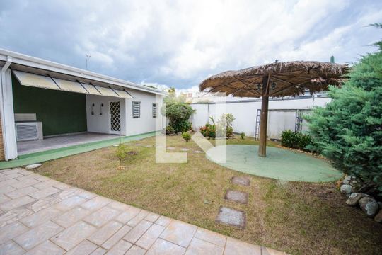 Quintal - Quiosque de casa de condomínio à venda com 3 quartos, 365m² em Residencial Vila Velha, Taubaté