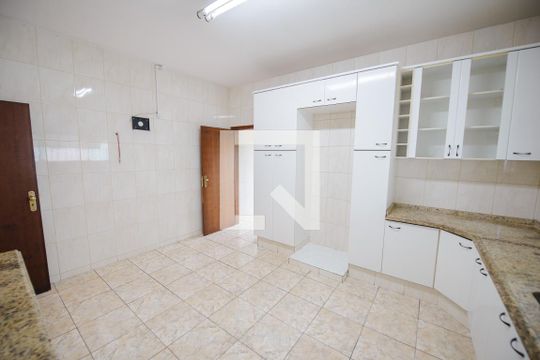 Cozinha de casa de condomínio à venda com 3 quartos, 365m² em Residencial Vila Velha, Taubaté