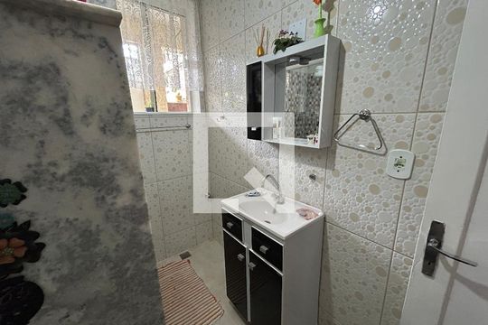 Banheiro de apartamento à venda com 2 quartos, 50m² em Inhaúma, Rio de Janeiro