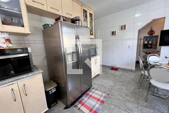 Cozinha de casa de condomínio à venda com 5 quartos, 340m² em Anil, Rio de Janeiro