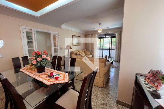 Sala de casa de condomínio à venda com 5 quartos, 340m² em Anil, Rio de Janeiro