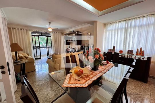 Sala de casa de condomínio à venda com 5 quartos, 340m² em Anil, Rio de Janeiro