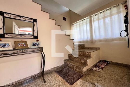 Hall de entrada de casa de condomínio à venda com 5 quartos, 340m² em Anil, Rio de Janeiro
