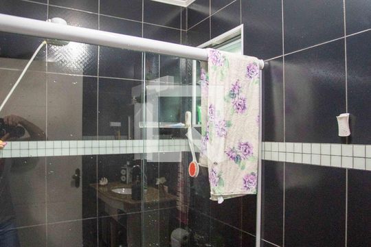 Banheiro Social de casa à venda com 4 quartos, 350m² em Serraria, Diadema