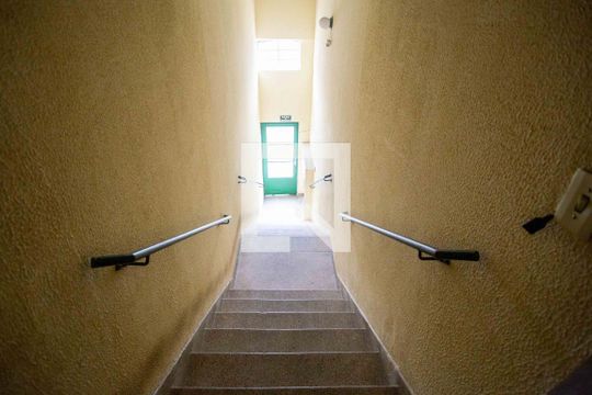 Escada de casa à venda com 4 quartos, 350m² em Serraria, Diadema