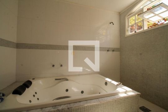 Banheiro da Suíte 1 de casa à venda com 4 quartos, 648m² em Itanhangá, Rio de Janeiro