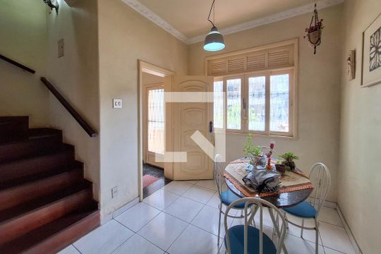 Sala 2 de casa à venda com 3 quartos, 360m² em Santa Rosa, Niterói