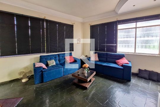 Sala 1 de casa à venda com 3 quartos, 360m² em Santa Rosa, Niterói