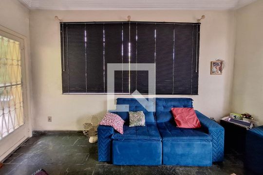 Sala 1 de casa à venda com 3 quartos, 360m² em Santa Rosa, Niterói