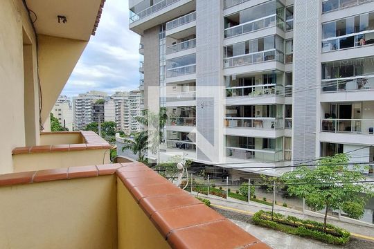 Quarto 2 de casa à venda com 3 quartos, 360m² em Santa Rosa, Niterói