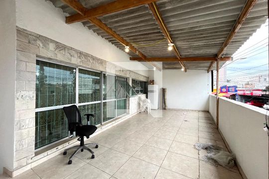 Varanda de casa à venda com 4 quartos, 270m² em Jardim Jabaquara, São Paulo