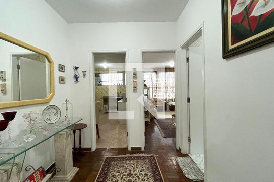 Corredor de casa à venda com 4 quartos, 270m² em Jardim Jabaquara, São Paulo