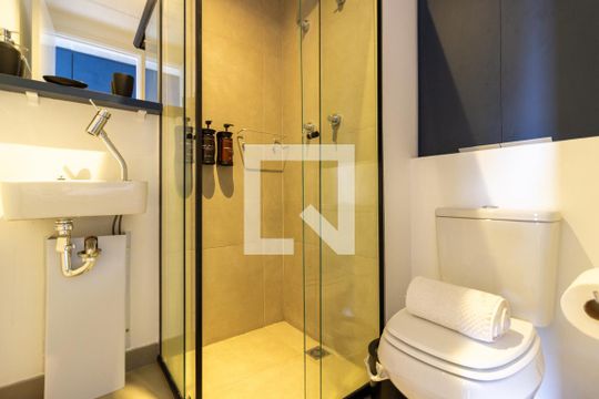Banheiro de kitnet/studio para alugar com 1 quarto, 20m² em Jardim Paulista, São Paulo