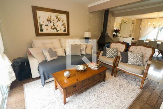 Sala  de casa de condomínio à venda com 4 quartos, 240m² em Ipanema, Porto Alegre