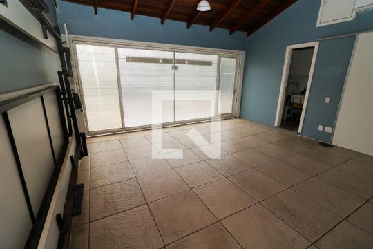Garagem de casa de condomínio à venda com 4 quartos, 240m² em Ipanema, Porto Alegre