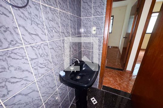 Banheiro de apartamento à venda com 2 quartos, 93m² em Milionários, Belo Horizonte
