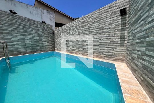 Casa à venda com 2 quartos, 235m² em Curicica, Rio de Janeiro