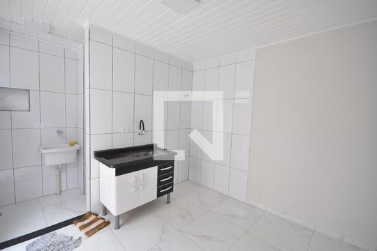 Cozinha de casa de condomínio para alugar com 1 quarto, 45m² em Vila Mazzei, São Paulo