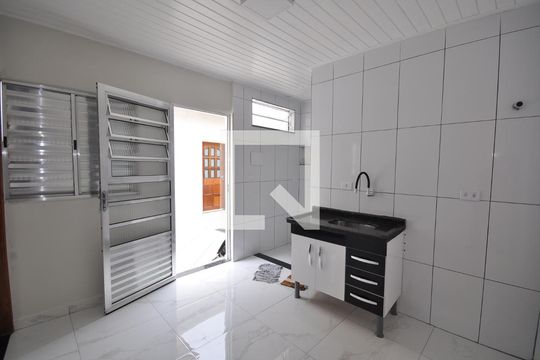 Cozinha de casa de condomínio para alugar com 1 quarto, 45m² em Vila Mazzei, São Paulo