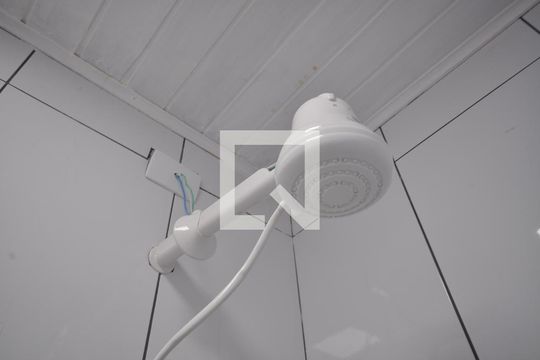 Banheiro de casa de condomínio para alugar com 1 quarto, 45m² em Vila Mazzei, São Paulo