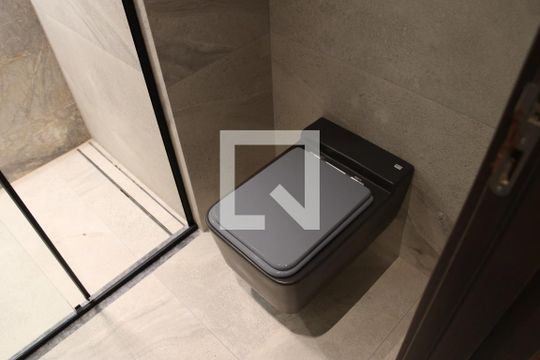 Banheiro da Suíte de apartamento para alugar com 1 quarto, 79m² em Setor Marista, Goiânia