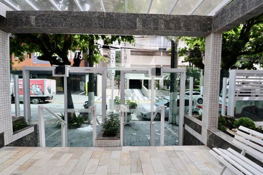 Fachada de apartamento para alugar com 2 quartos, 85m² em Centro, Guarujá
