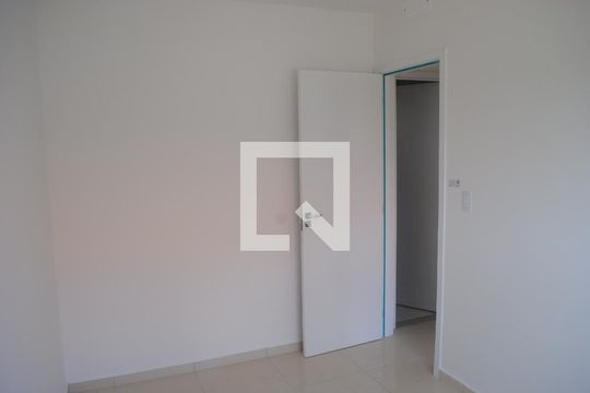 Quarto 1  de apartamento para alugar com 2 quartos, 46m² em Quintas do Picuaia, Salvador
