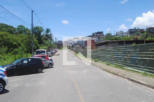 Vista da Rua  de apartamento para alugar com 2 quartos, 46m² em Quintas do Picuaia, Salvador