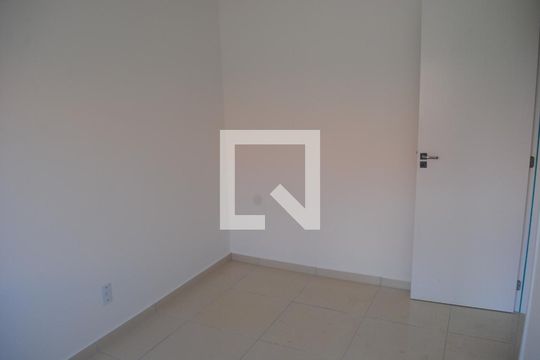 Quarto 1  de apartamento para alugar com 2 quartos, 46m² em Quintas do Picuaia, Salvador