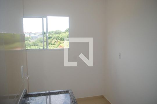 Cozinha  de apartamento para alugar com 2 quartos, 46m² em Quintas do Picuaia, Salvador