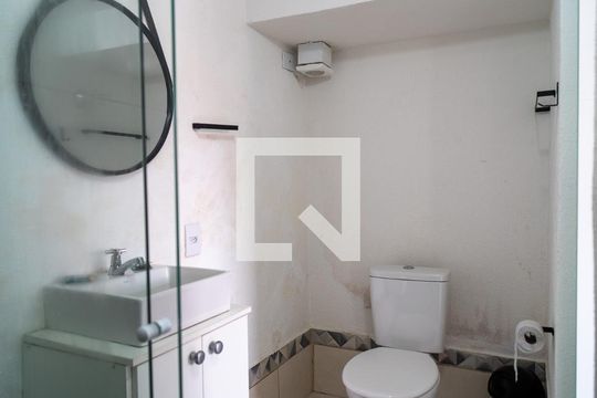 Banheiro de kitnet/studio para alugar com 1 quarto, 30m² em Jardim do Sol, Sorocaba
