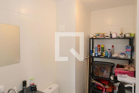 Banheiro de apartamento à venda com 2 quartos, 61m² em Vila Constanca, São Paulo