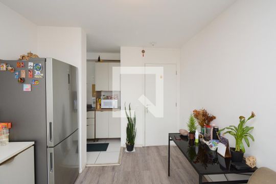 Cozinha de apartamento à venda com 2 quartos, 61m² em Vila Constanca, São Paulo
