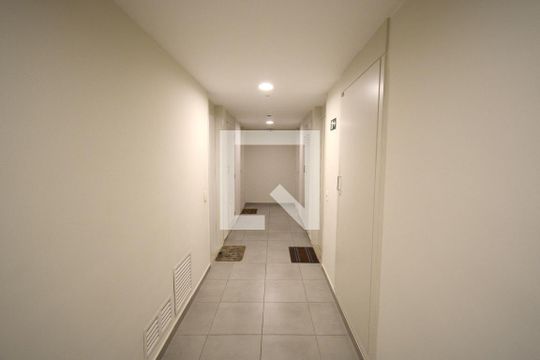 Hall de entrada de apartamento para alugar com 2 quartos, 61m² em Vila Constanca, São Paulo