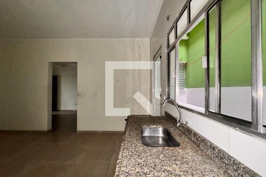 Cozinha de casa para alugar com 1 quarto, 45m² em Jardim Rina, Santo André