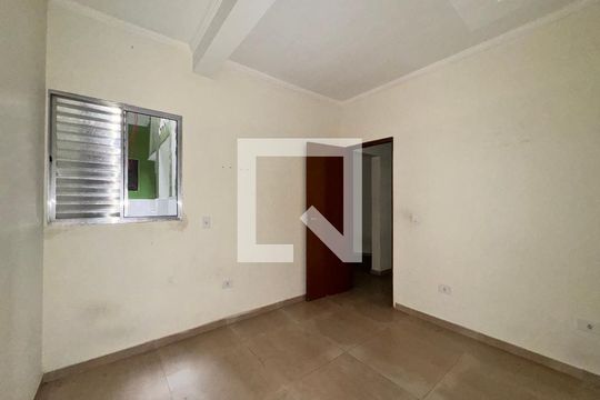Quarto 1 de casa para alugar com 1 quarto, 45m² em Jardim Rina, Santo André
