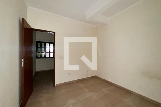 Quarto 1 de casa para alugar com 1 quarto, 45m² em Jardim Rina, Santo André