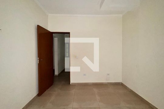 Quarto 1 de casa para alugar com 1 quarto, 45m² em Jardim Rina, Santo André