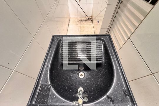 Lavanderia de casa para alugar com 1 quarto, 45m² em Jardim Rina, Santo André